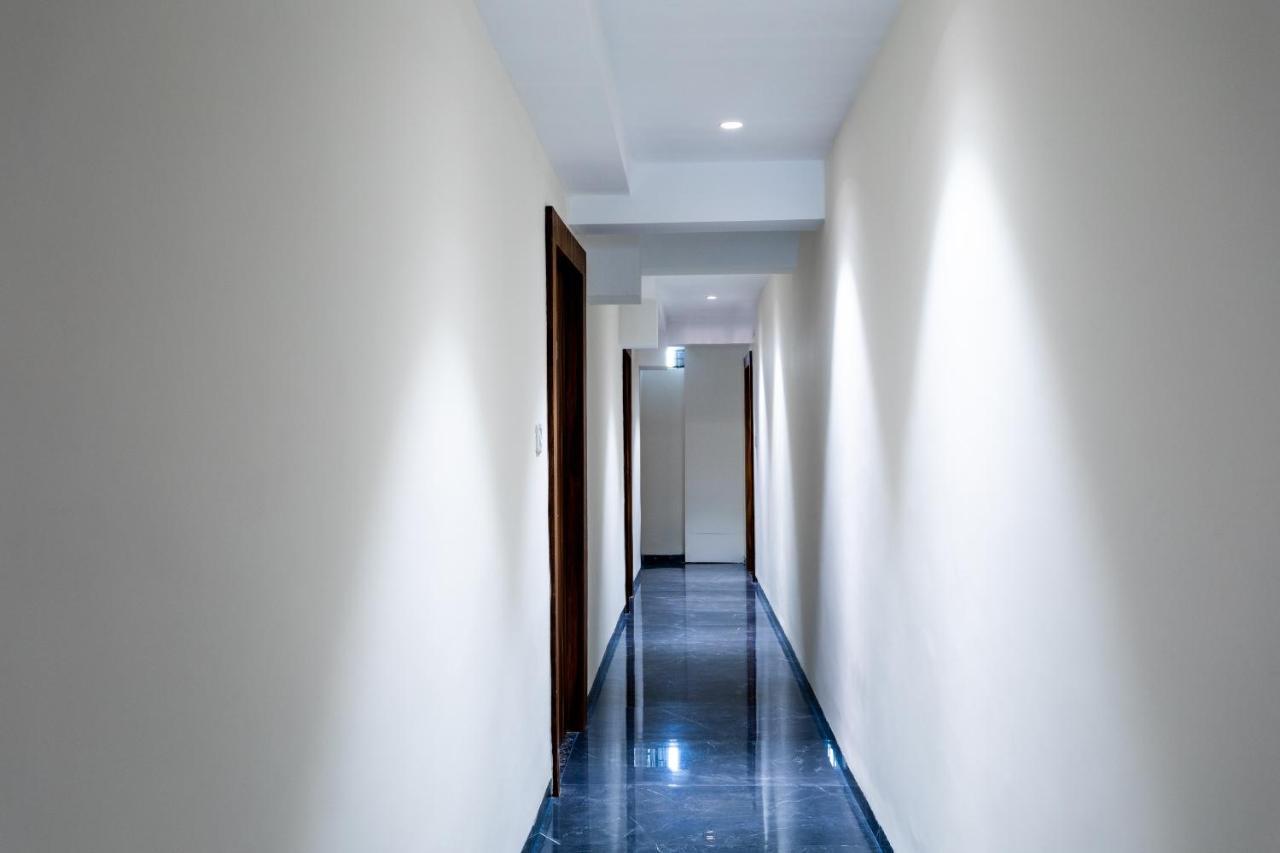 Oyo 29585 The Cliff 3* Indore